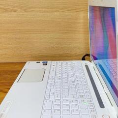 美品、人気のホワイト中古ノートパソコンの画像