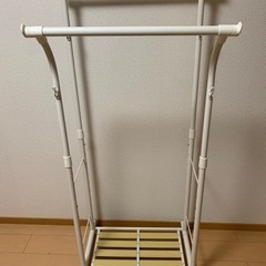 ハンガーラックの画像