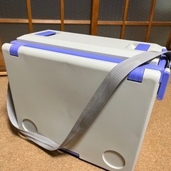 テーブル付クーラーボックス　容量20リットルの画像