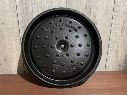 staub ストウブ20cm　ピコ　ラウンド　ブラック　黒