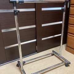 伸縮自在パイプ式ハンガー