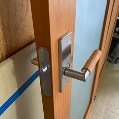 ウッドワンドア2枚　展示品の画像