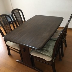 maruniのダイニングテーブル　イス4つ