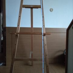 木製イーゼルの画像