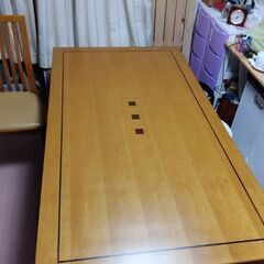ダイニングテーブル