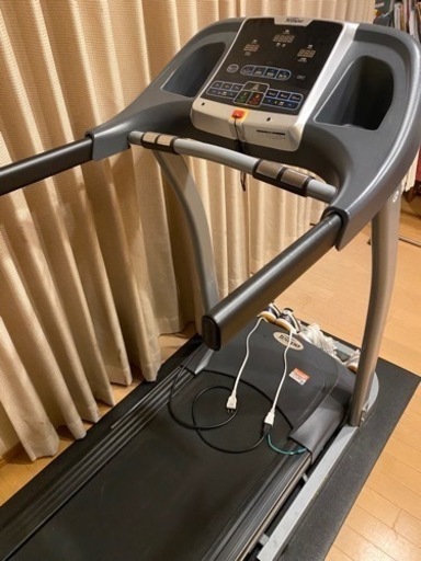 ランニングマシン　Tempo T82