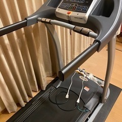 ランニングマシン　Tempo T82 
