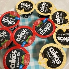 受付終了　オイコスバニラ5個　オイコスストロベリー5個