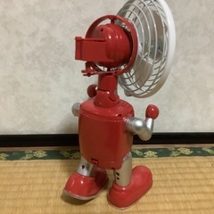 めちゃユニークな扇風機ロボットです。の画像
