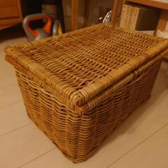 【交渉成立】蓋付ラタン収納ボックス
