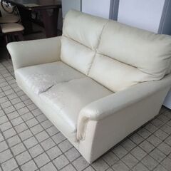 二人掛け ソファー 破れあります。 ソファの画像