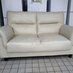 二人掛け ソファー 破れあります。 ソファの画像