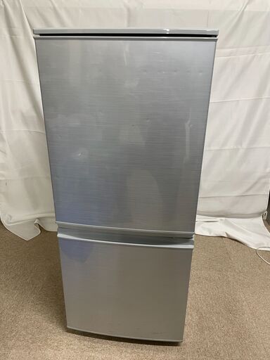 【北見市発】シャープ SHARP ノンフロン冷凍冷蔵庫 SJ-D14A-S 2015年製 137L (E1777wY)