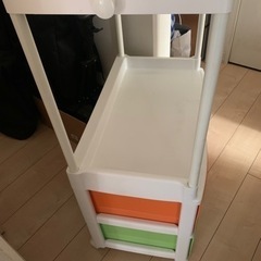 子供服収納ラックの画像