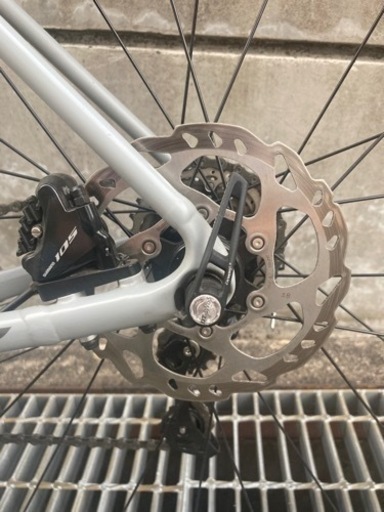 トレック　エモンダALR5 油圧ディスク　105 2019   52？