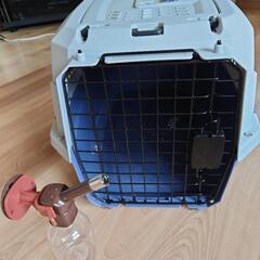 ペット用　クレートと給水器