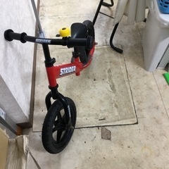 ストライダー(赤)の画像