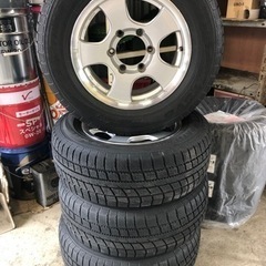 今では希少サイズ。アルミタイヤ４本セット　２１５/６５R１５　レジアス　グランビア等