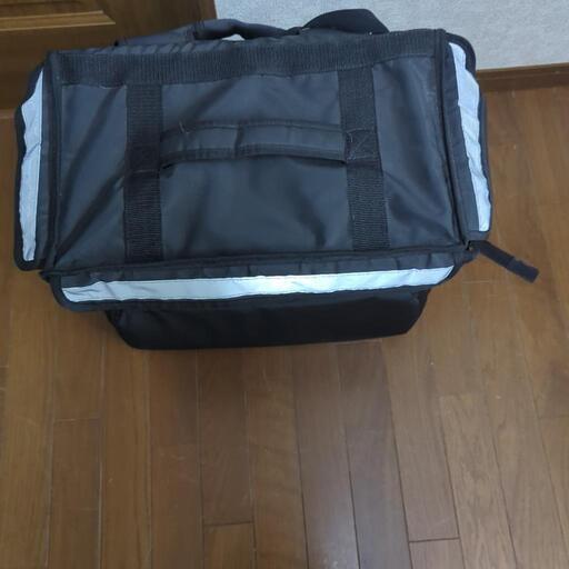 ウーバーイーツ配達バッグ