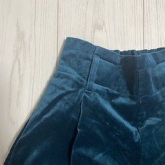 GU ハイウェスト パンツ ワイドパンツ Sの画像