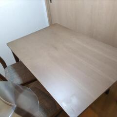 ニトリのダイニングテーブルセットの画像