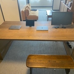 《7/8迄にお引き取り頂ける方》机 IKEA SJUHULT シューフルト　椅子付きの画像