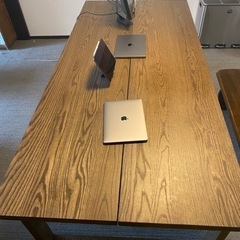《7/8迄にお引き取り頂ける方》机 IKEA SJUHULT シューフルト　椅子付きの画像