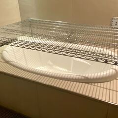 スチールラック　横150cm、奥行90cm、高さ33cm