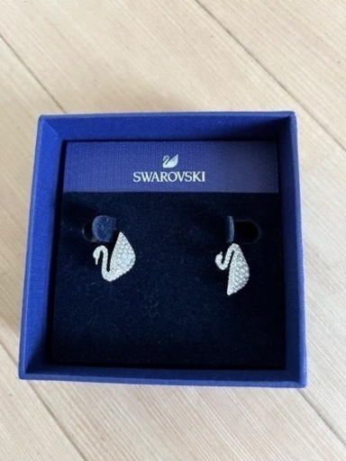 SWAROVSKI  ピアス