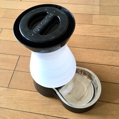 犬　猫　自動給水器　中古　1.8リットルの画像
