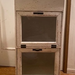 ガラスキャビネット