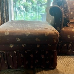 西欧ニューイングランド・プロヴァンス　2人掛けソファーとチェスト　生地付きの画像