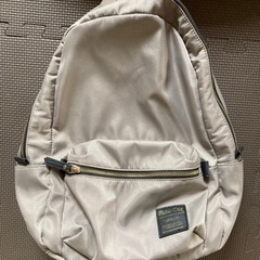 ベージュ　リュック　レガートラルゴ風