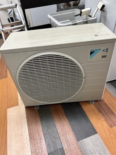 DAIKIN 冷暖房お掃除ロボエアコン2.8k 取引中です　標準の設置まで込みです。