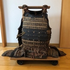 かなり古い甲冑です。決まりました