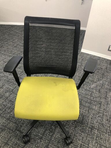 【中古品】steelcase　オフィス用チェア　☆ ※ビル2階まで直接受け取りに来れる方限定です