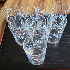 ガラスコップの画像