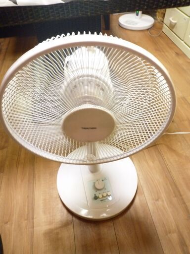 （お取引中となりましたので質問を終了させていただきます質問を終了させていただきます）TEKNOSリビング３０cm扇風機（kl-1775)17年製