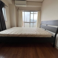 ダブルベッド(黒)差し上げます！の画像