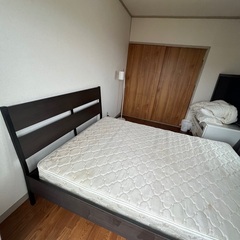 ダブルベッド(黒)差し上げます！の画像