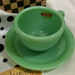 🔥🔥期間限定・特別価格🔥🔥 大人気 FireKing ファイヤーキング カップ＆ソーサー 1個 未使用品 一式揃い ジェードの画像