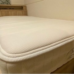 【お引き渡し確定済】ニトリ シングルベッドフレーム＆マットレスの画像