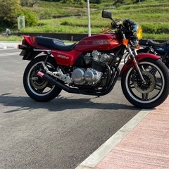 CB750F カスタム車 人気FBカラー 旧車の画像