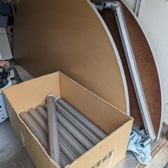 店舗オフィス用丸い大きいテーブルの画像