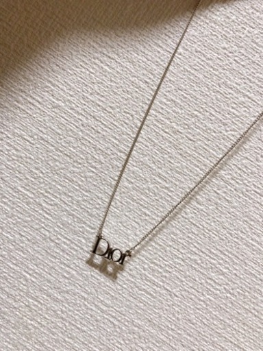 Diorロゴプレートネックレス