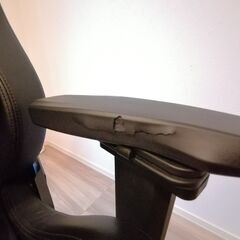 【中古】AKRacingRaven レイブン Premium 高耐久PUレザー ゲーミングチェアの画像