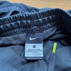 NIKE ハーフパンツ　130-140cmの画像
