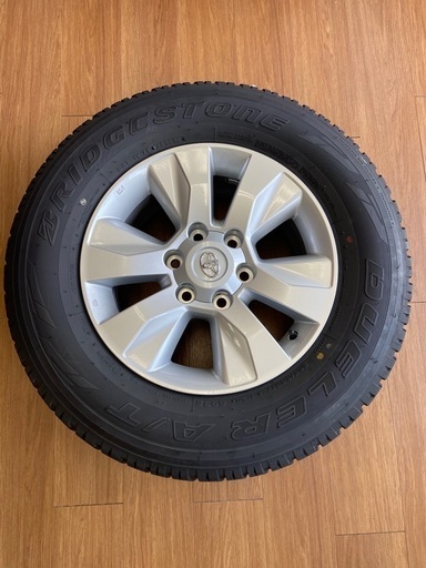 265/65R17 ハイラックス純正タイヤ