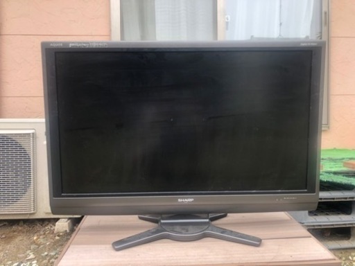 テレビ40インチ【引き取り限定】