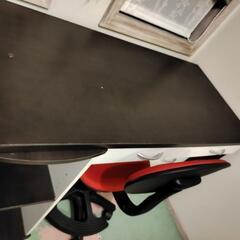 【無料】勉強机・引出し・イスのセット、収納多めの画像